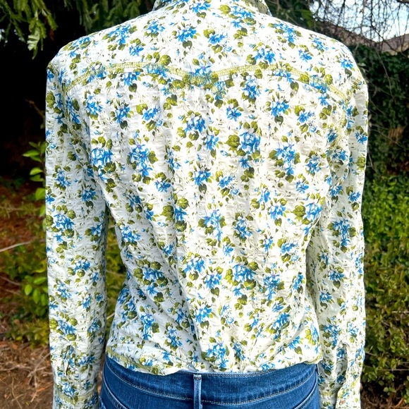 Nine & Company Vintage Floral 🌹 Button-Up Shirt - Picture 8 of 8